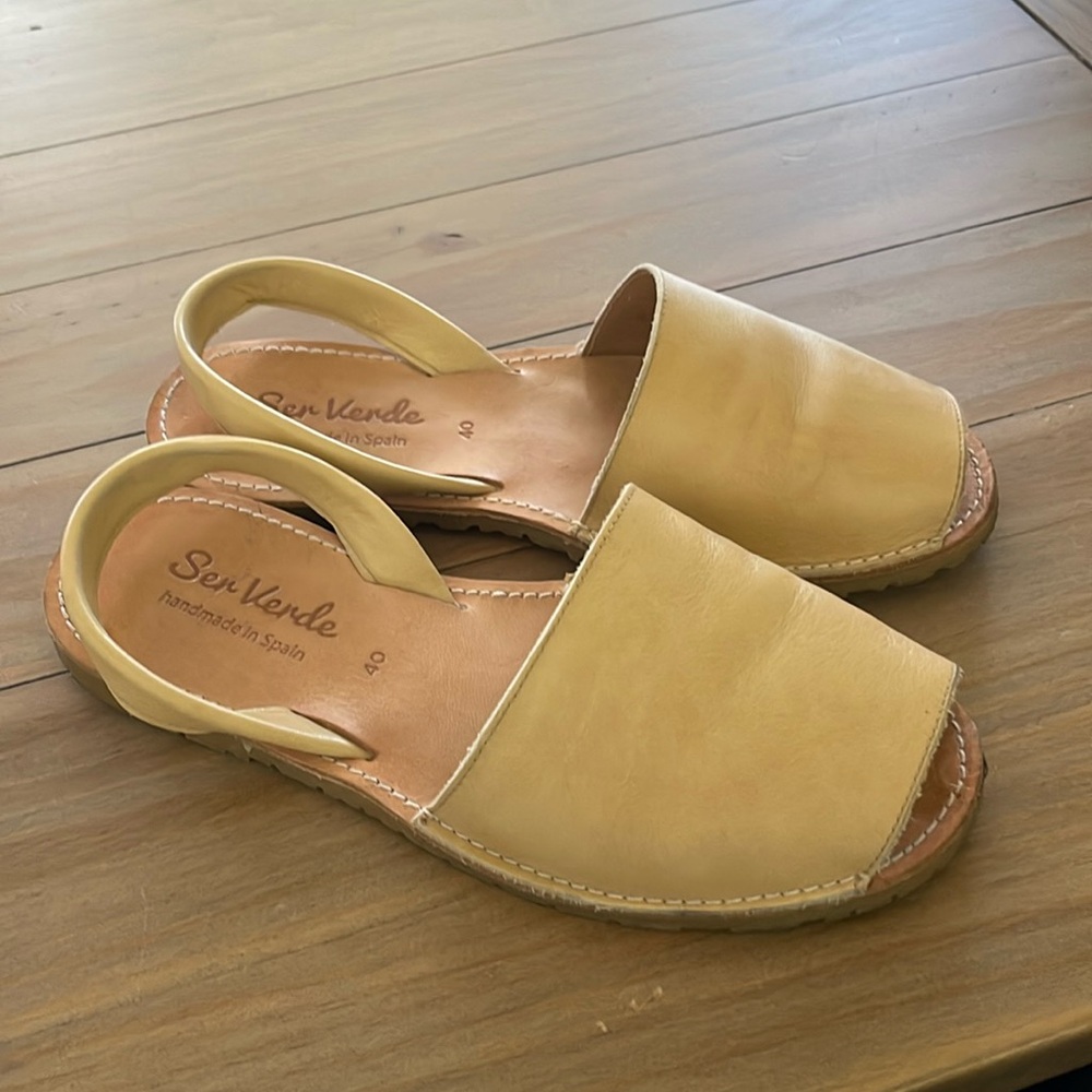 Ser Verde Open Toe Sling Back Sandal tan Size 40…barely worn, vacations only.